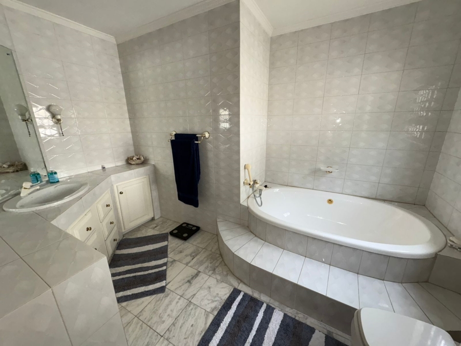 3 Bedroom Property for Sale in Protea Park North West